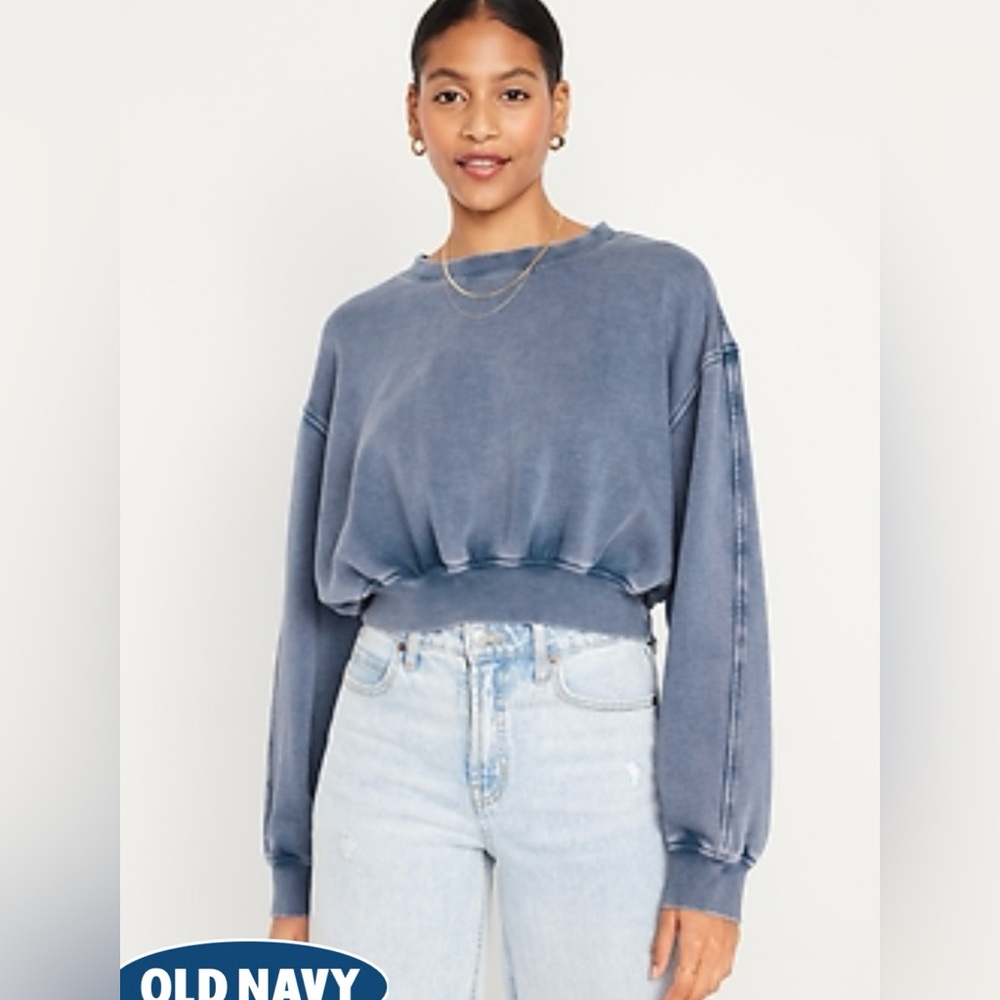 Cropped oversized crew neck